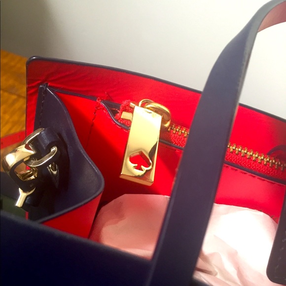 Like new: Kate Spade Mini Navy Vintage Satchel - Picture 3 of 8
